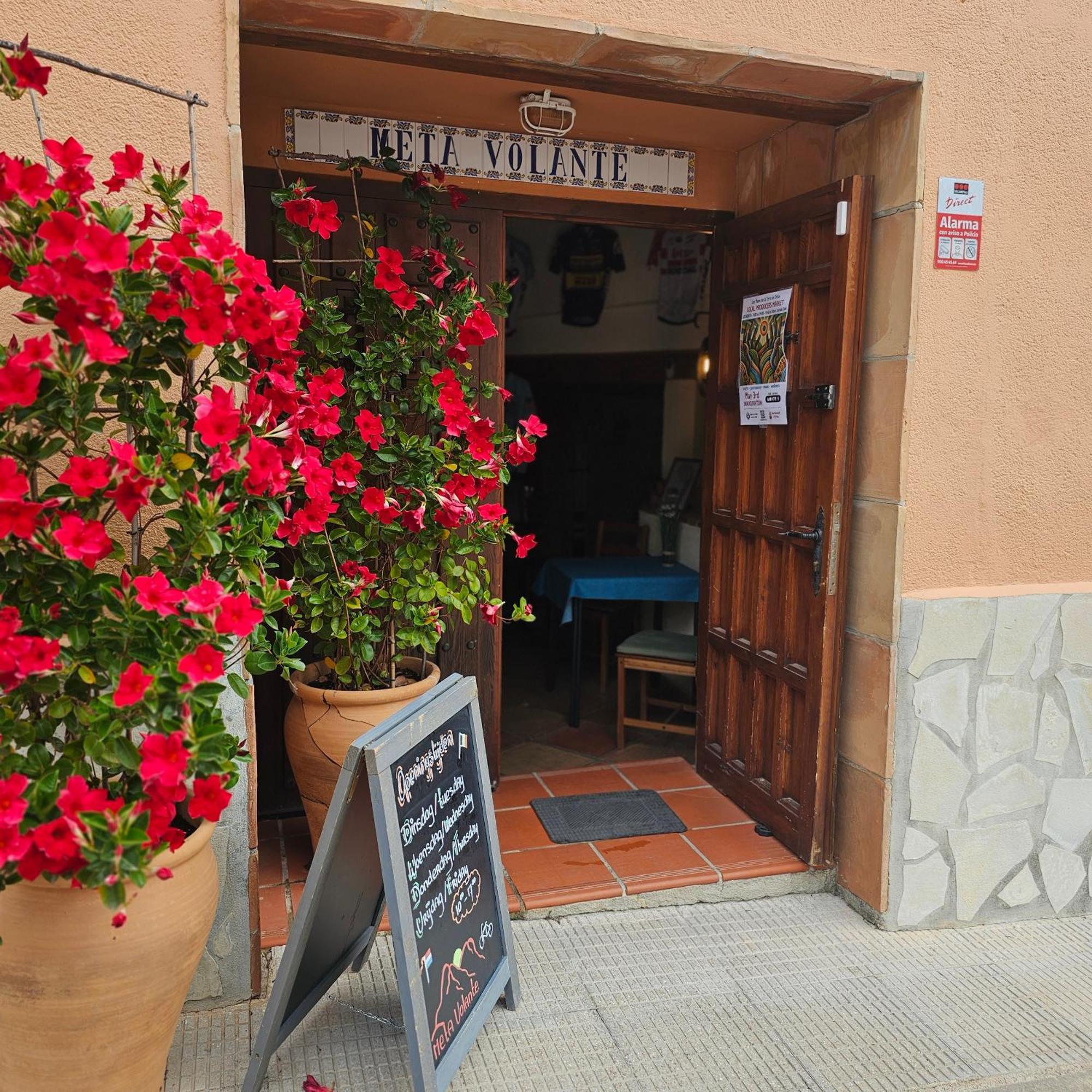 Meta Volante Guest House Sagra Luaran gambar